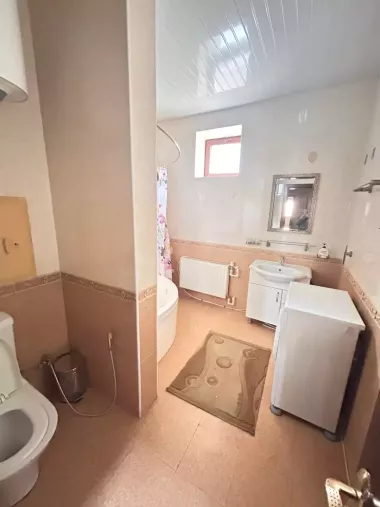 Продам квартиру 5/5/7 улА.Навои Ташкентсити 155кв.м с ремонтом