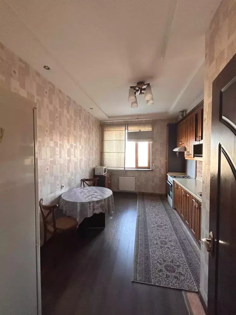 Продам квартиру 5/5/7 улА.Навои Ташкентсити 155кв.м с ремонтом