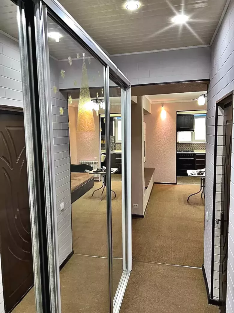 Ц- 5. (метро: Минор). Евро- квартира в Центре Города.