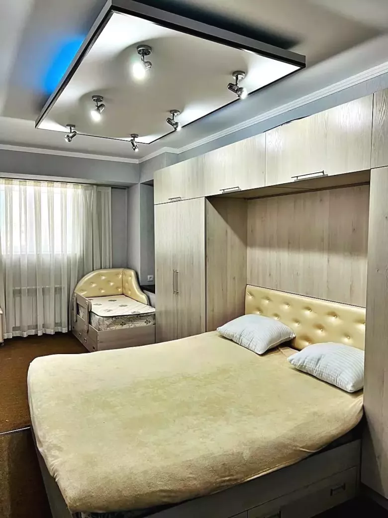 Ц- 5. (метро: Минор). Евро- квартира в Центре Города.