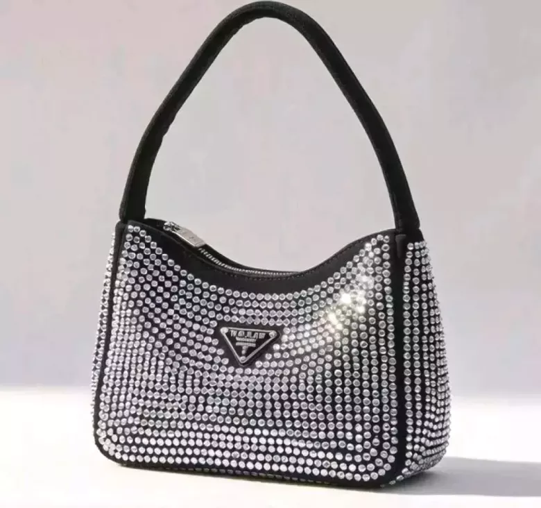 Monvera studio. Создатель карточек товаров.