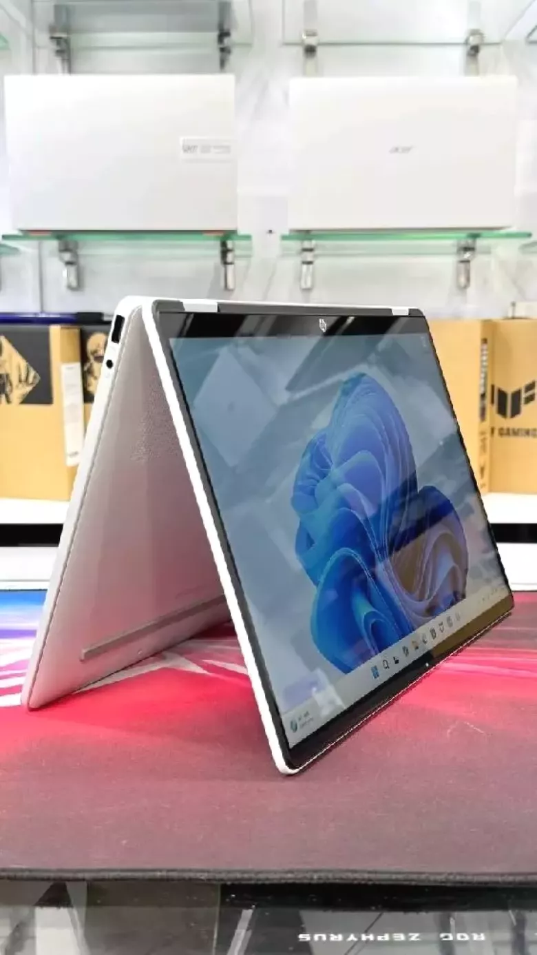 HP OmniBook 5 Flip 2in1 X360