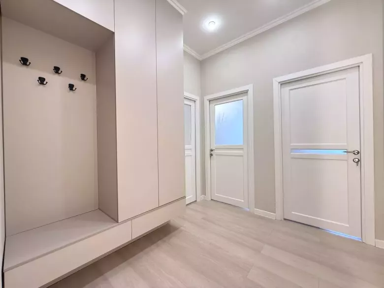 Продам новостройку 2/3/5 улМироншох 51кв.м с обстановкой