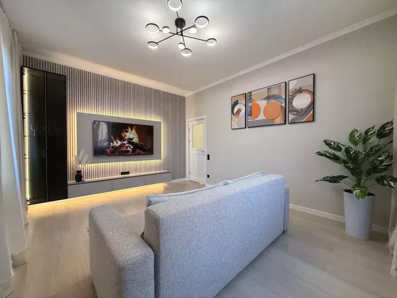 Продам новостройку 2/3/5 улМироншох 51кв.м с обстановкой