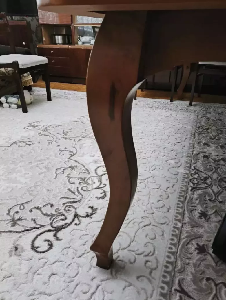 Большой деревянный обеденный стол (массив/шпон)