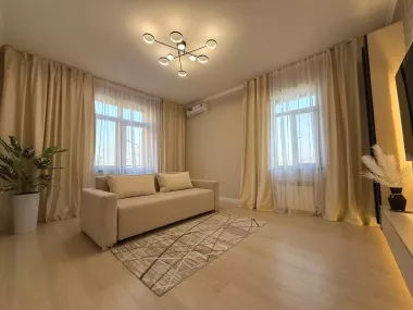 Продам новостройку 2/3/5 улМироншох 51кв.м с обстановкой