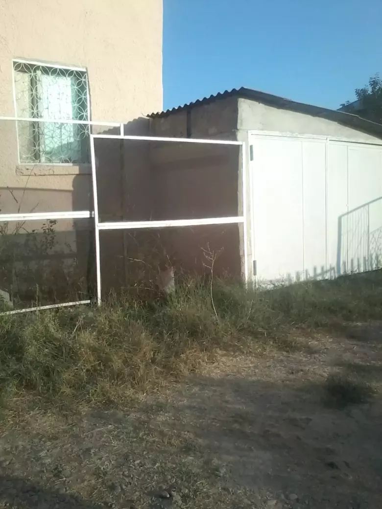 Продаю земельный участок 11 соток с Большим домом 2 этаж