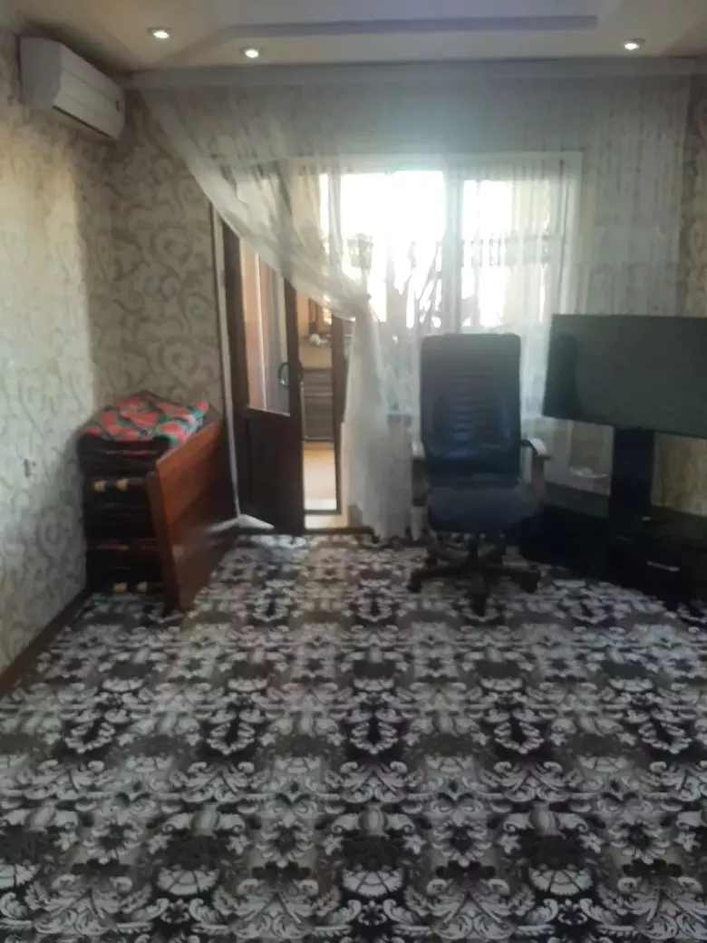 Сдаю квартиру 2/4/4 Юнусабад-5 туйхона Шохсарой