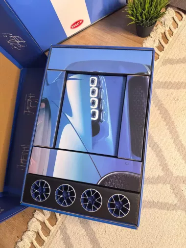 Bugatti Chiron — 4000 деталей | Премиум версия с рамкой