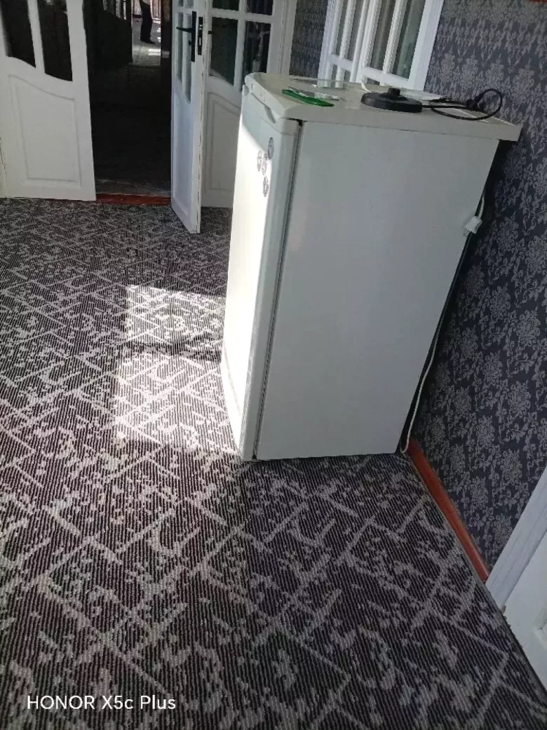 Muzlatgich sotiladi ideal holatda zor ishlaydi qolgan malumotlar tel orqali