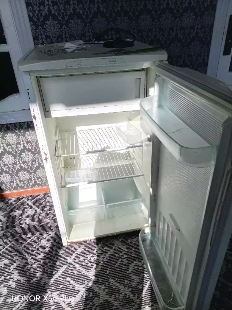 Muzlatgich sotiladi ideal holatda zor ishlaydi qolgan malumotlar tel orqali