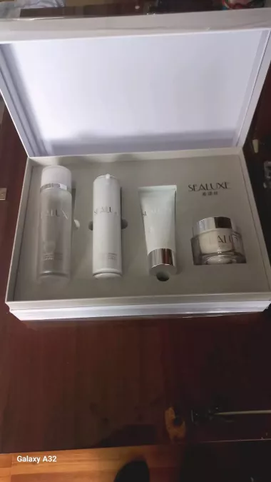 Косметический набор 4 в 1.