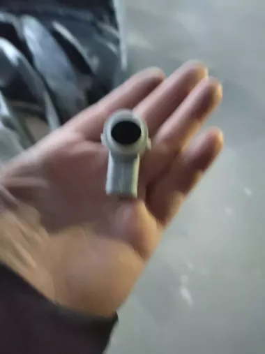 Eshik va har hil ehtiyot qismlar