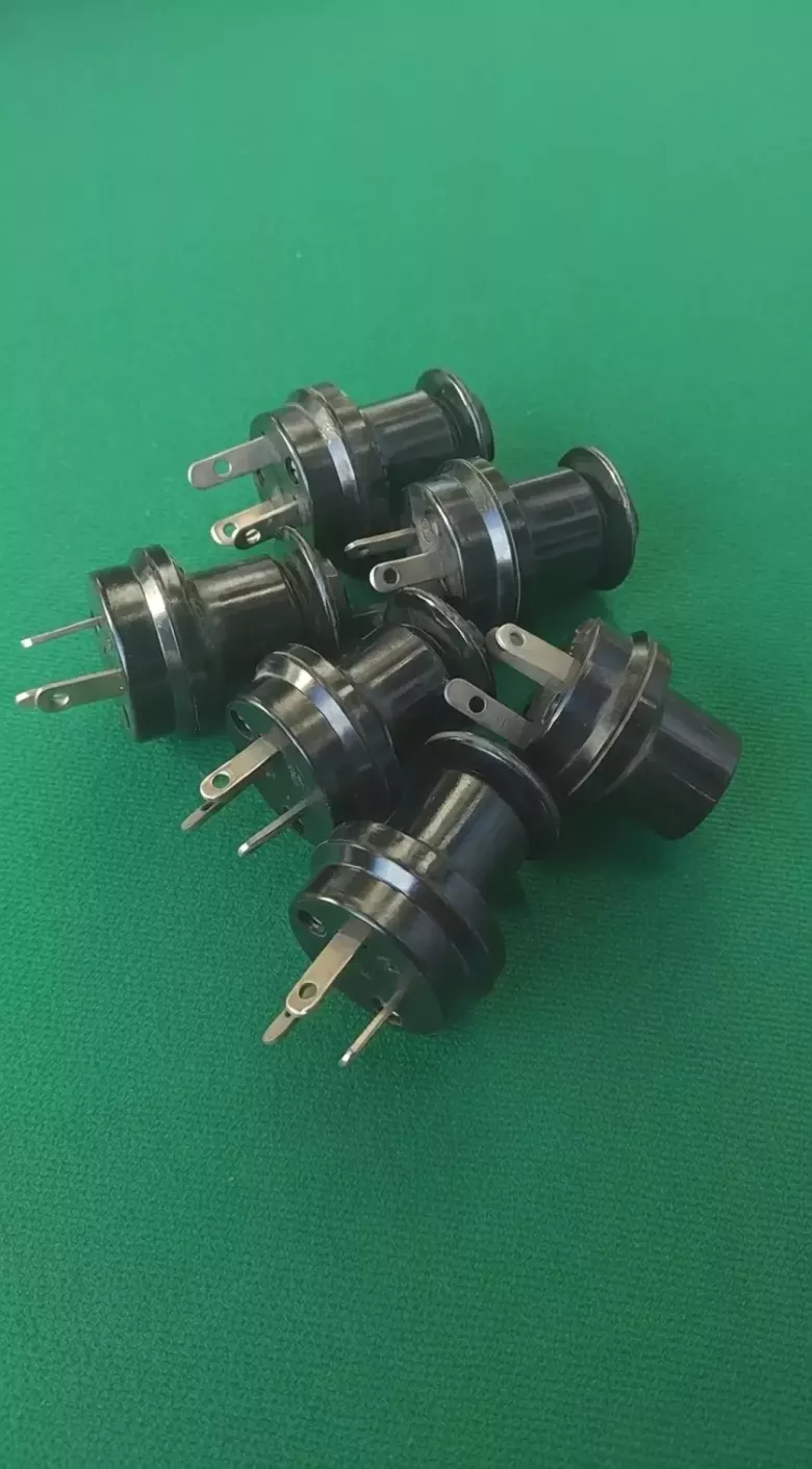 Вилка трехполюсная с плоскими контактами СССР