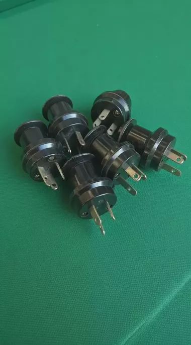 Вилка трехполюсная с плоскими контактами СССР