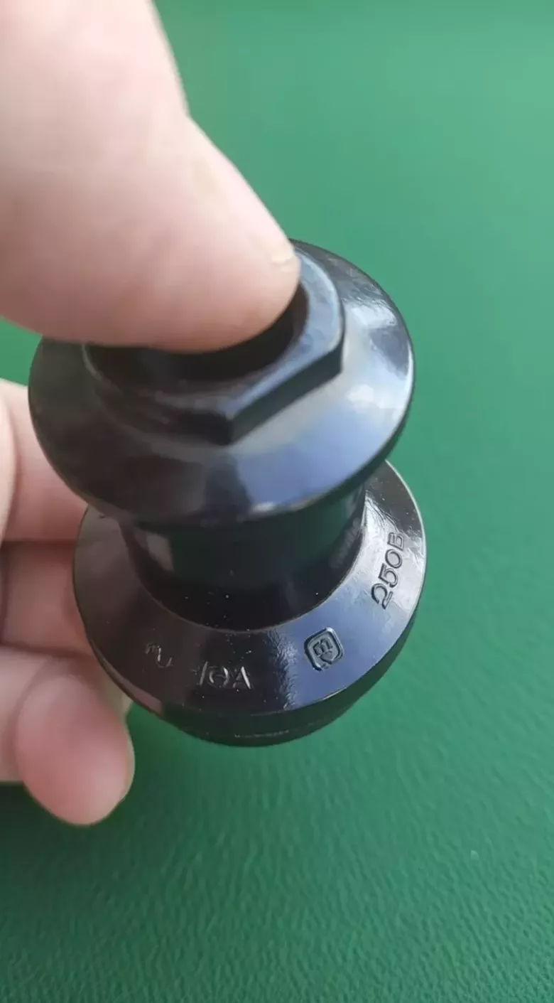 Вилка трехполюсная с плоскими контактами СССР