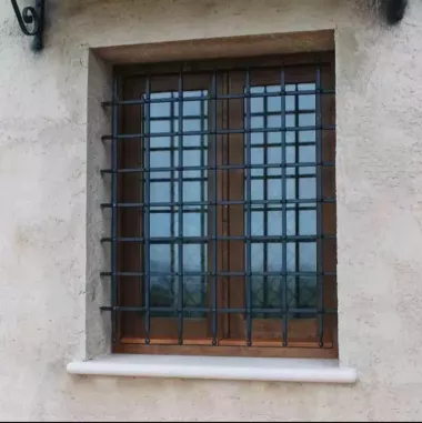 Решетки на окна, козырьки,перила, ограждения