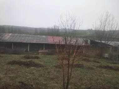 В Курортно-Туристической зоне с шикарным видом на горы. В черте города Паркента.