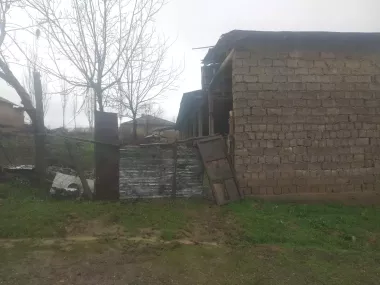 В Курортно-Туристической зоне с шикарным видом на горы. В черте города Паркента.