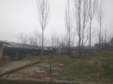 В Курортно-Туристической зоне с шикарным видом на горы. В черте города Паркента.