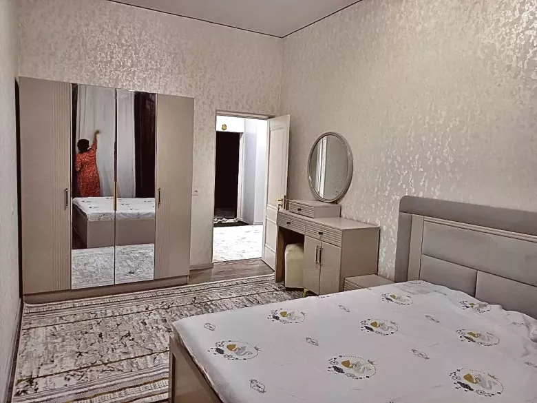 Лисунова 1. Новострой ( Yashnobod Plasa ).