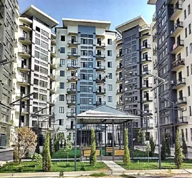 Лисунова 1. Новострой ( Yashnobod Plasa ).