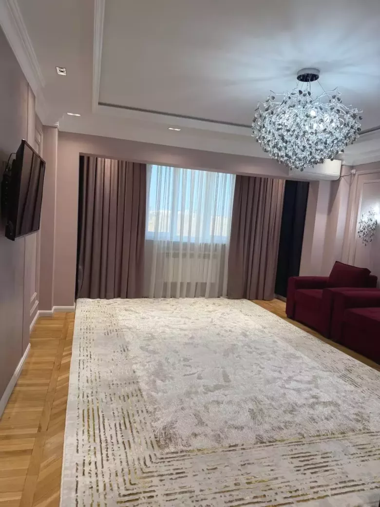 Продаю свою квартиру 3/5/9 ул. Элбек 17