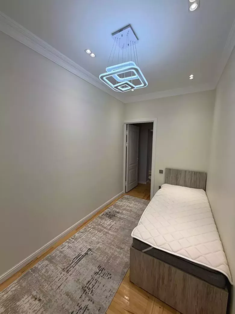 Продаю свою квартиру 3/5/9 ул. Элбек 17