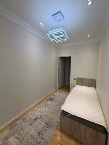 Продаю свою квартиру 3/5/9 ул. Элбек 17