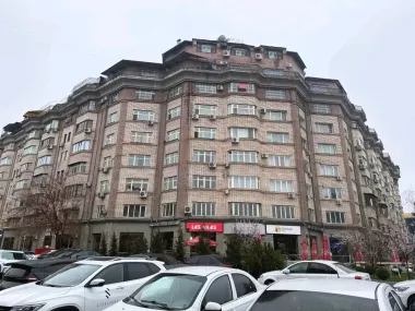 Срочно продается Центр Габус 220 м. кв. на Ойбеке