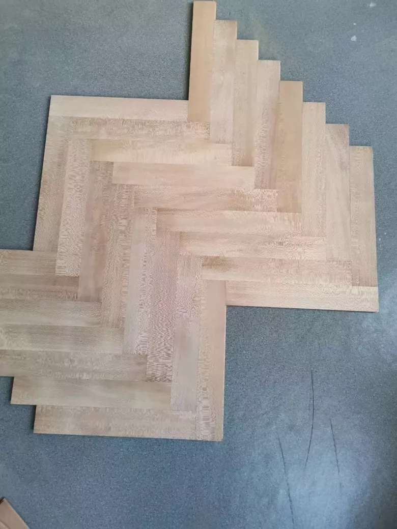 Продам паркет штучный эксклюзивный.Супер паркет.