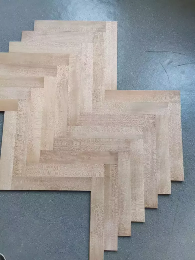 Продам паркет штучный эксклюзивный.Супер паркет.