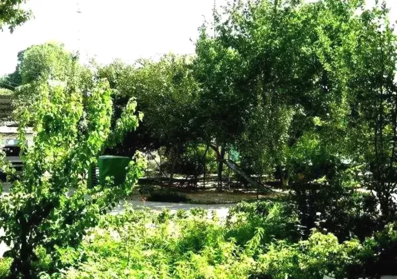 2—кoмнaтнaя, нa 2 этaже 4—этажнoгo дoмa, пo ул. Шoтa Руcтавели