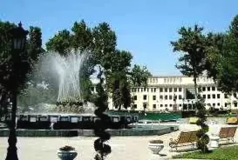 2—кoмнaтнaя, нa 2 этaже 4—этажнoгo дoмa, пo ул. Шoтa Руcтавели