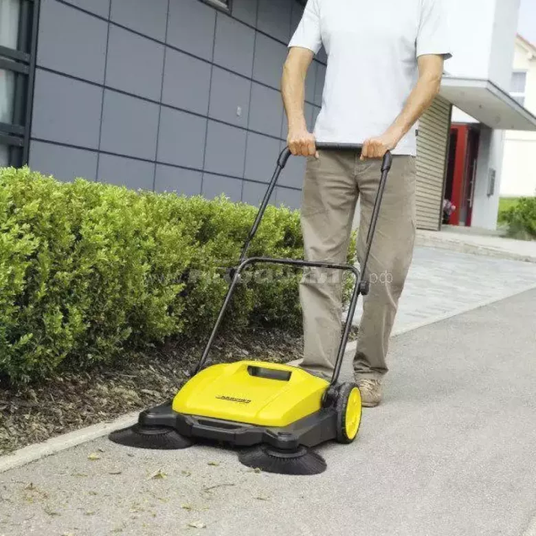 Подметальная машина (Свипер) механическая Karcher S 650