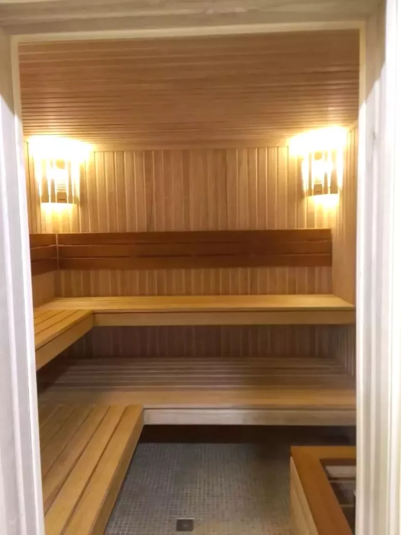 Вагонка и полок из павловнии для сауны. Супер сауна.