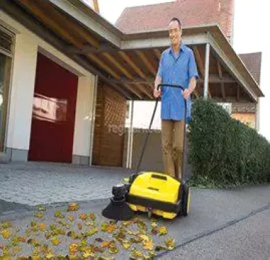 Подметальная машина (Свипер) механическая Karcher S 650