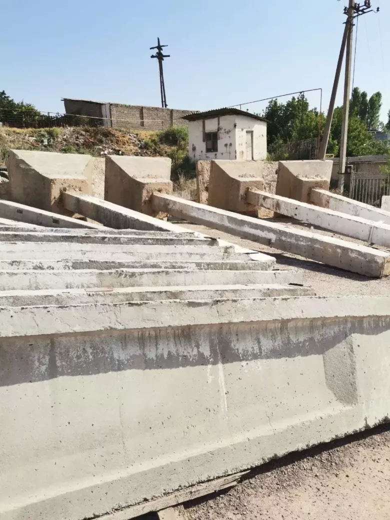 Железобетонные Балки перекрытия, Стеновые панели.Столбы.