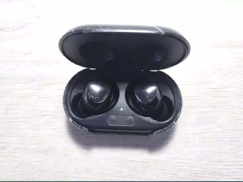 Наушники Galaxy Buds plus