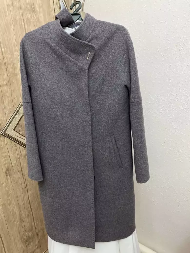 Пальто сотилади