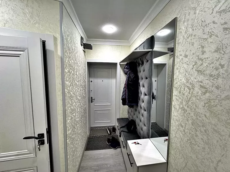 Массив; Ялангач. (Эко- Базар). Евро квартира.