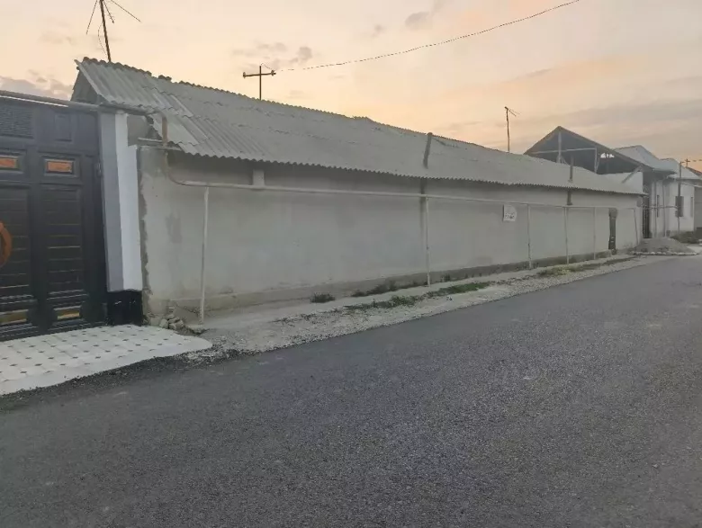 Bektemir tumanida srochna 6.5 sotix yer sotiladi food city, qoyliq bozori 2 km