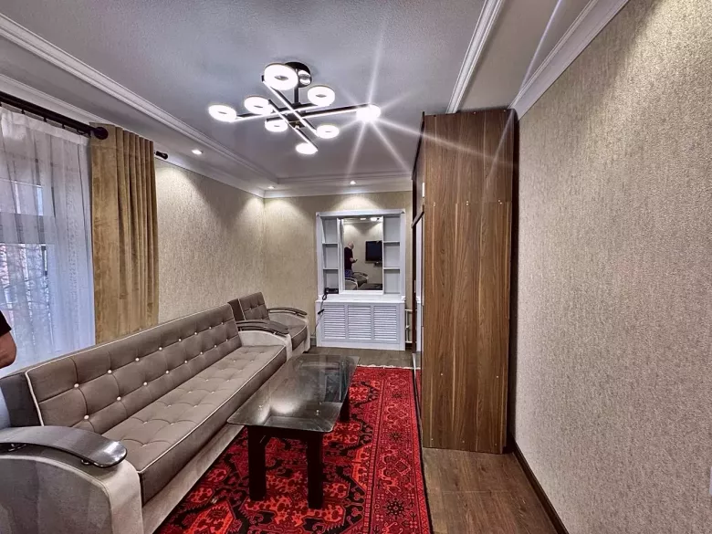 Массив; Ялангач. (Эко- Базар). Евро квартира.