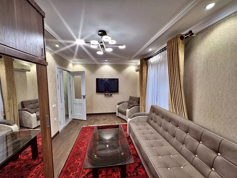 Массив; Ялангач. (Эко- Базар). Евро квартира.