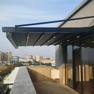 Motorli to'xtatilgan pergola tizimi Подвесная система перголы автомат