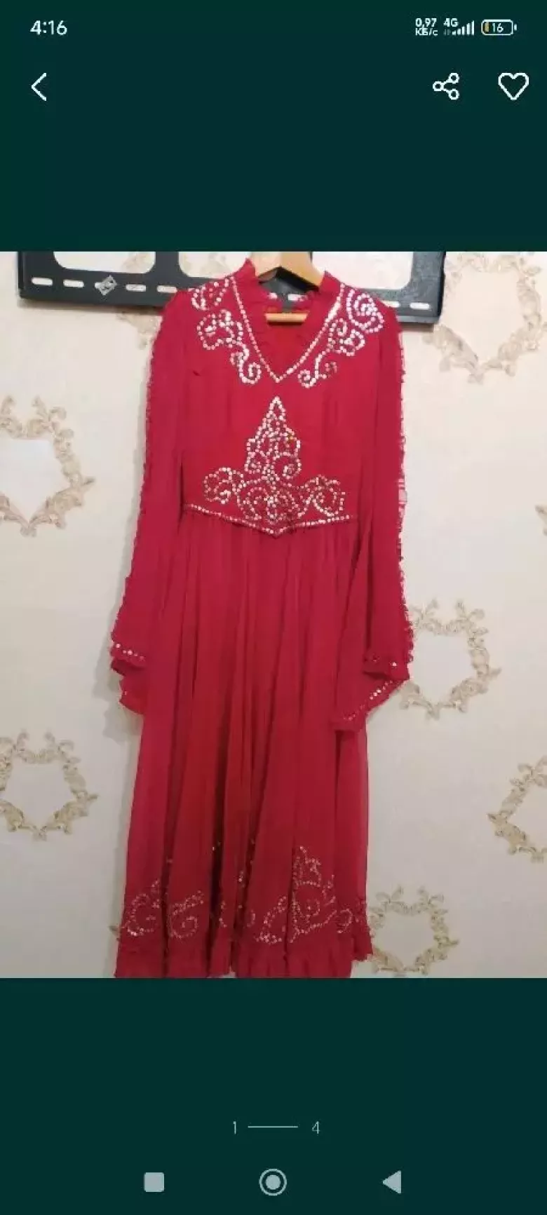 Концертное плать в среднем состоянии,каждая 250тыс