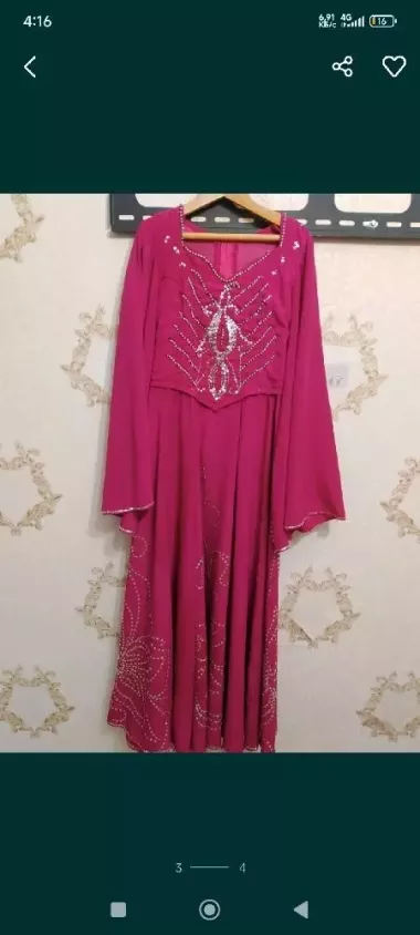 Концертное плать в среднем состоянии,каждая 250тыс