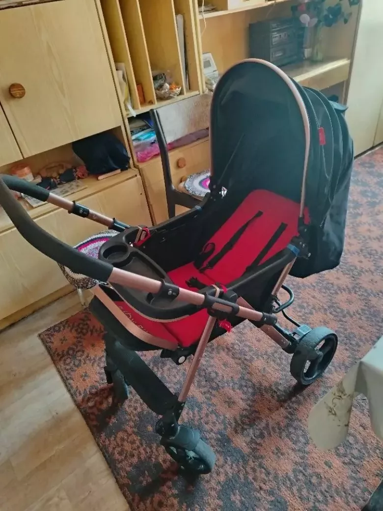 Продаётся в хорошем состоянии коляска детская коляска