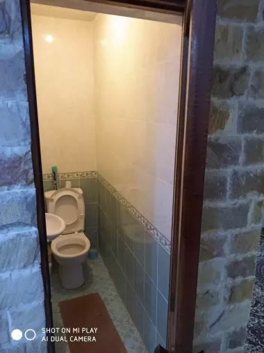 55 кв м неж фонд Новомосковская , 1 эт вдоль дороги , внутри квартала.