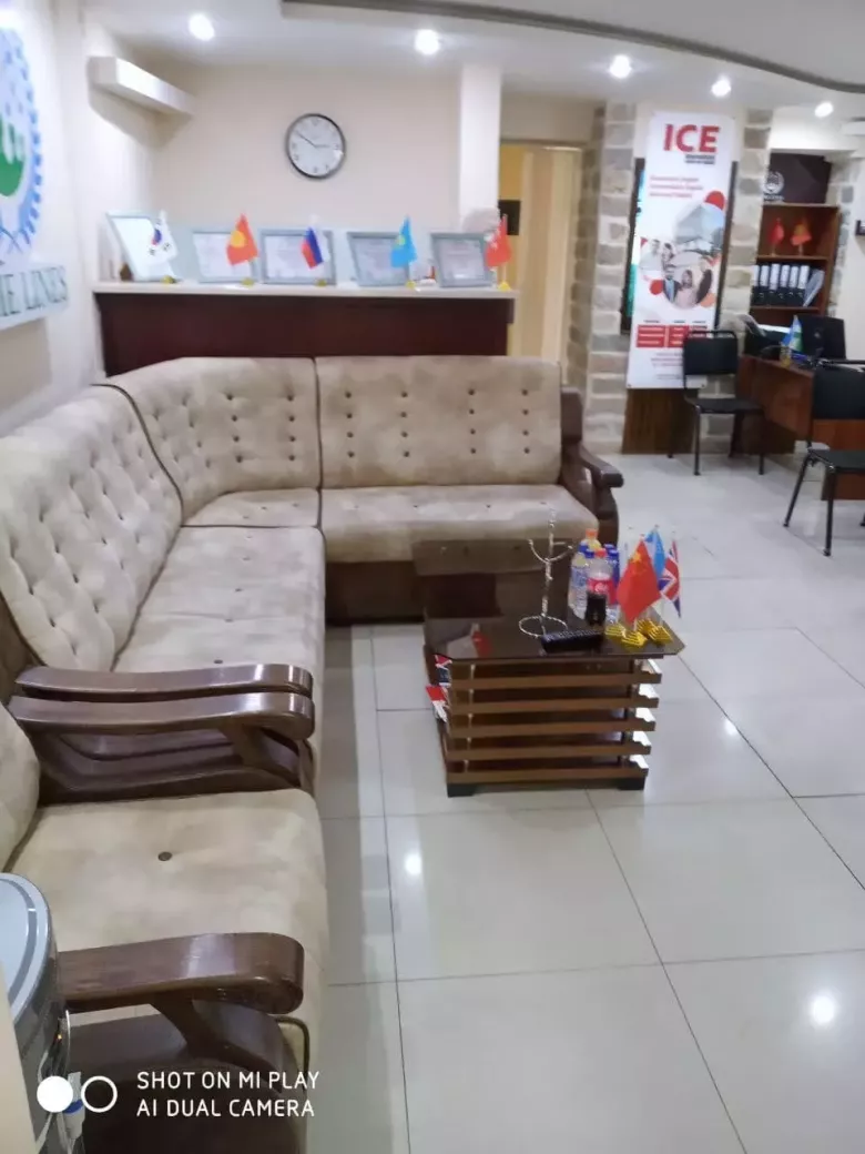 55 кв м неж фонд Новомосковская , 1 эт вдоль дороги , внутри квартала.